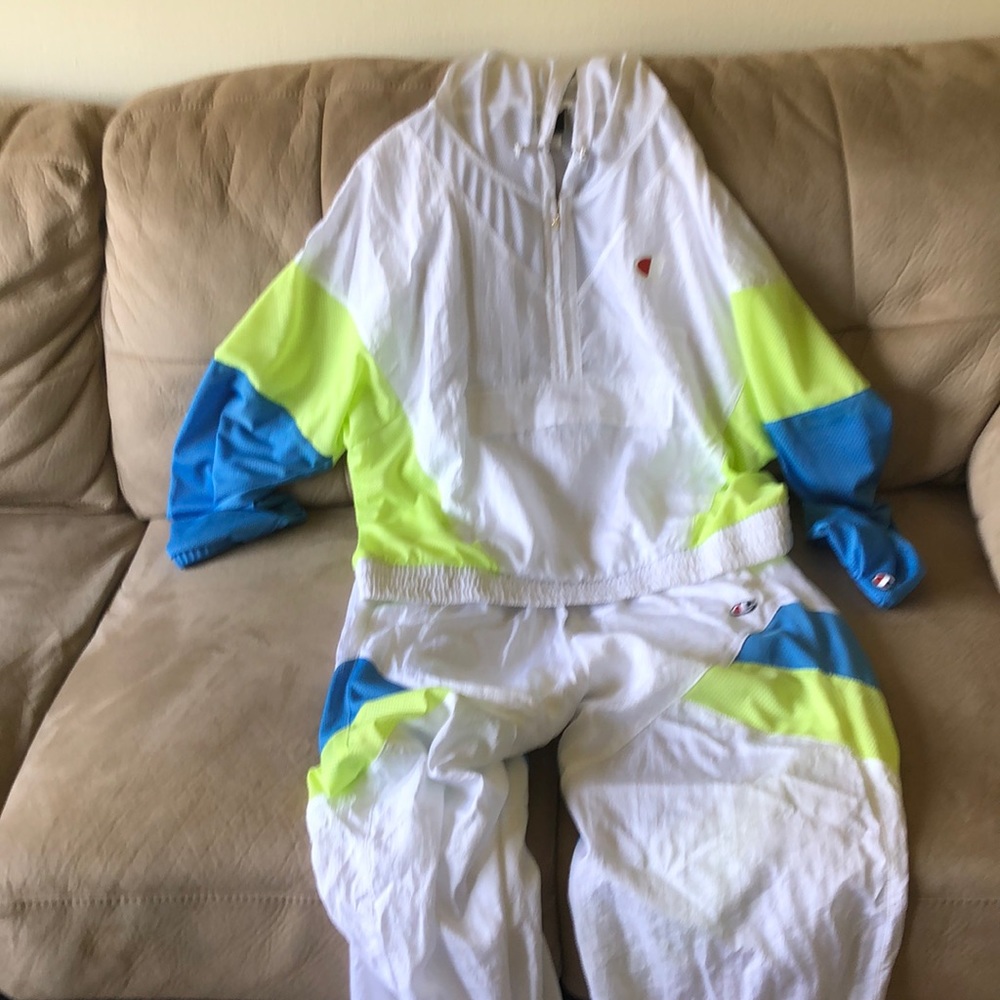 Champion lightweight hooded warm up